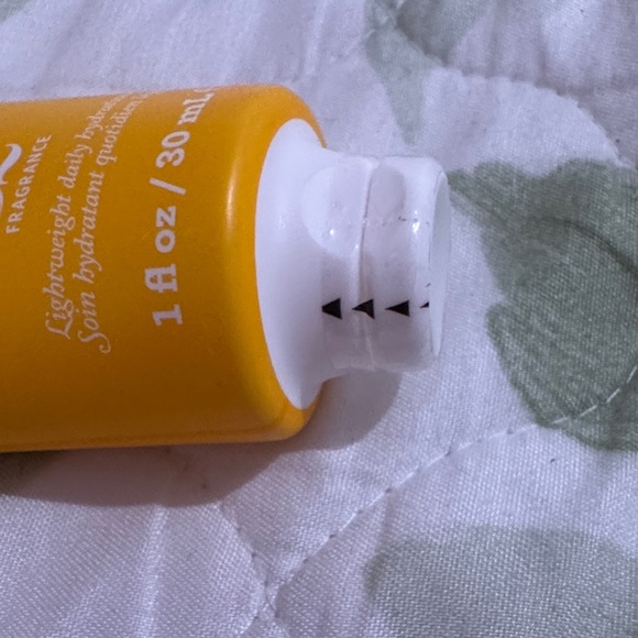 Sol de Janeiro Body Badalada Vitamin-Infused Lotion - Bright Yellow - Picture 3 of 3